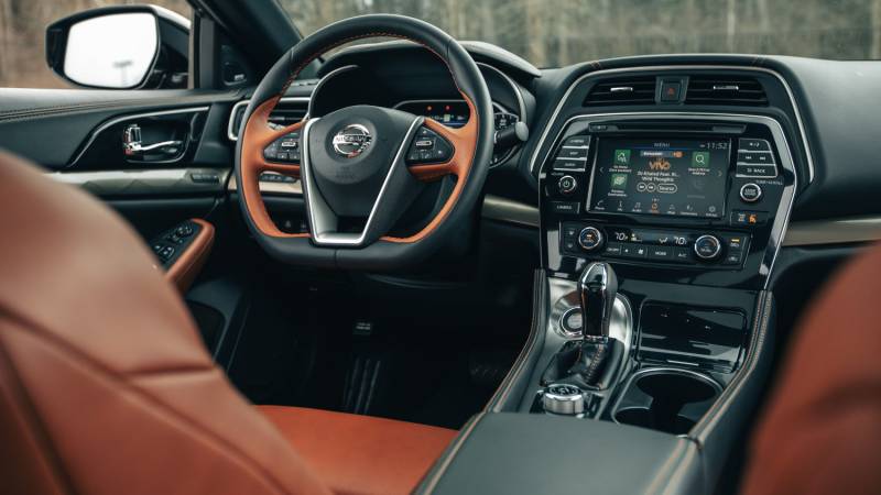 nissan-maxima-platinum-2023-suv-drive